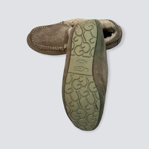 UGG shearling slip on slippers. Size 10 - Picture 3 of 4